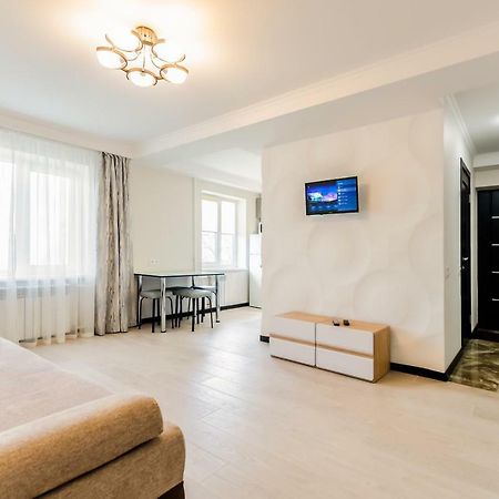 Artal Apartment On Obolonsky Avenue 16A Kiev Exterior foto